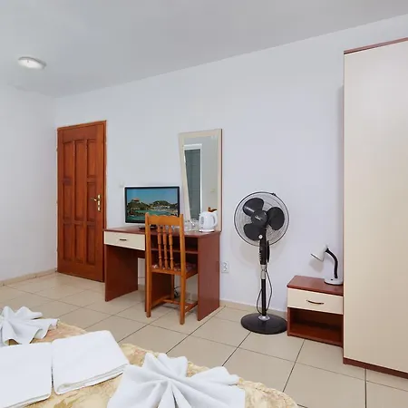 Gloria House 2*