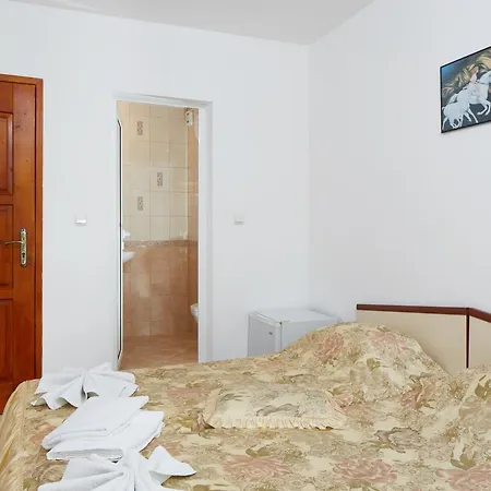 Gloria House Гостевой дом 2*